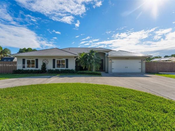 32301 SW 202nd Pl, Homestead, FL 33030