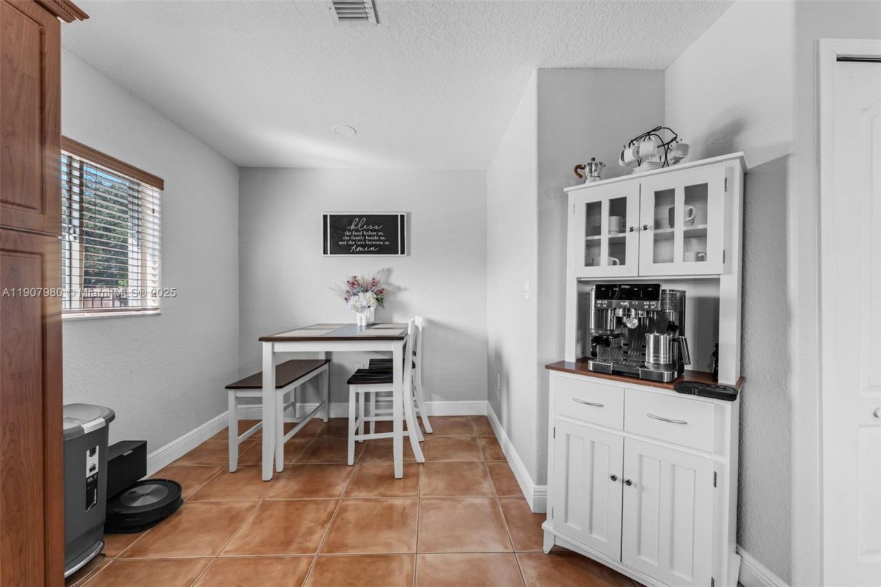 32301 SW 202nd Pl, Homestead, FL 33030 Photo