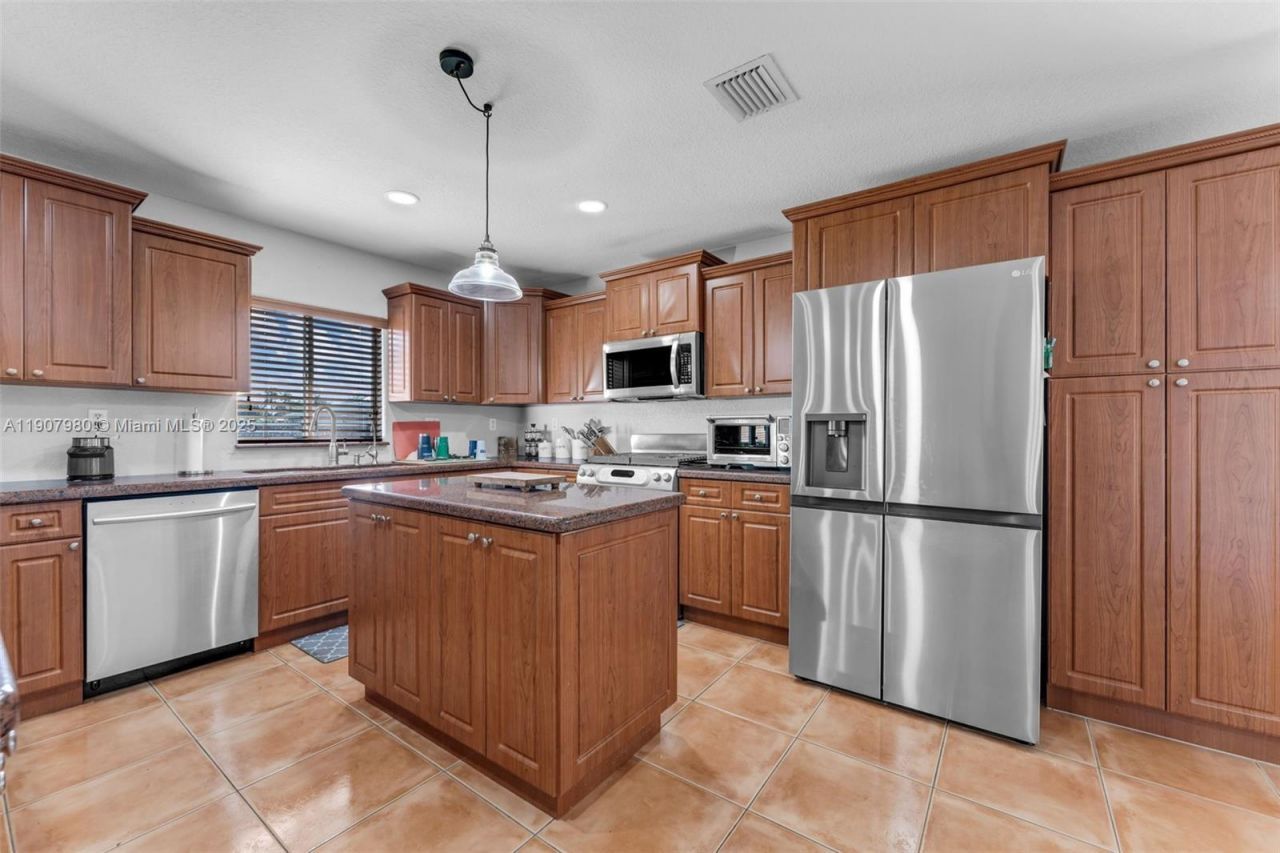 32301 SW 202nd Pl, Homestead, FL 33030 Photo