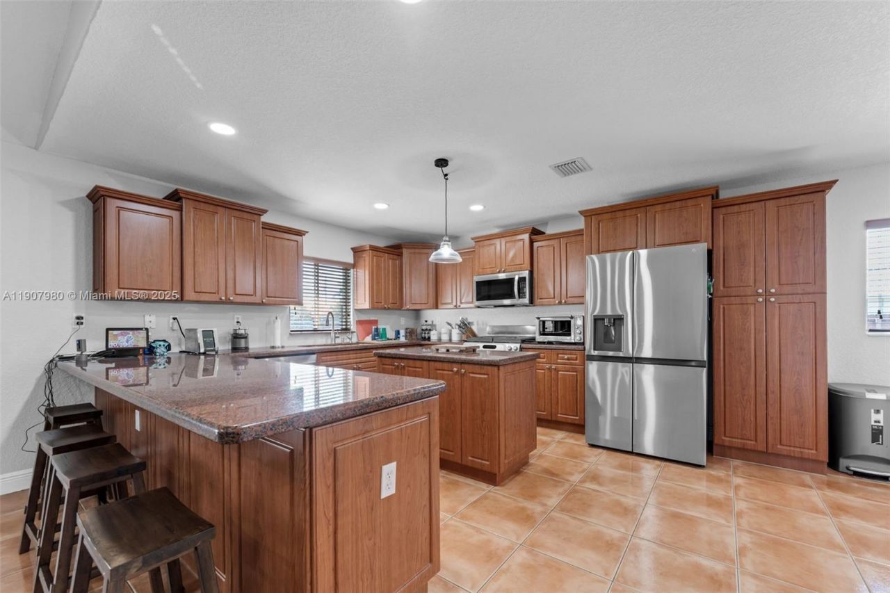 32301 SW 202nd Pl, Homestead, FL 33030 Photo