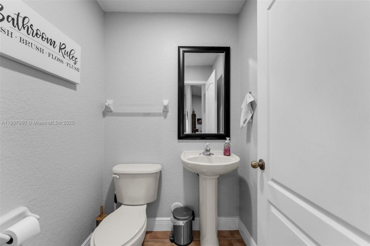 32301 SW 202nd Pl, Homestead, FL 33030 Photo