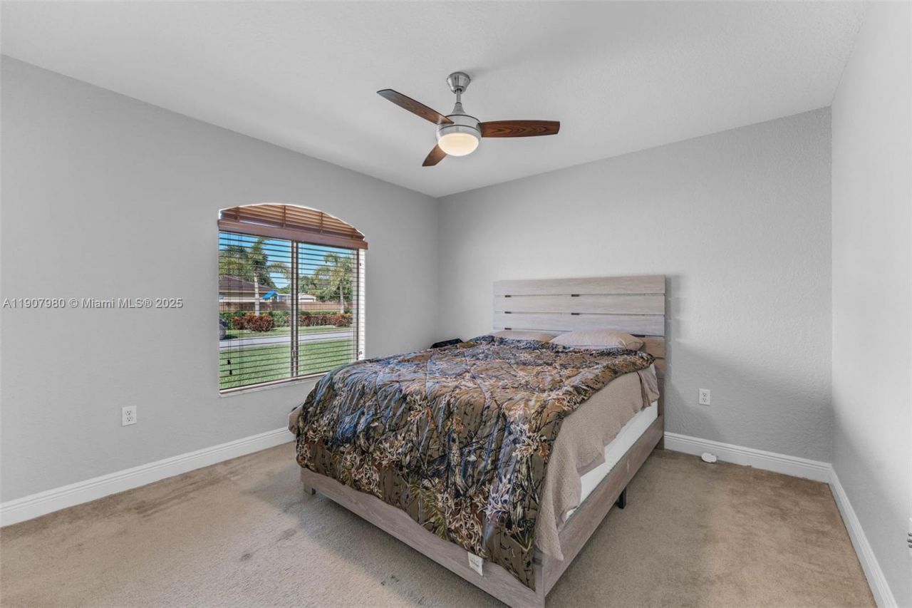 32301 SW 202nd Pl, Homestead, FL 33030 Photo