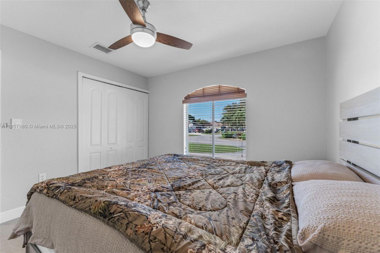 32301 SW 202nd Pl, Homestead, FL 33030 Photo