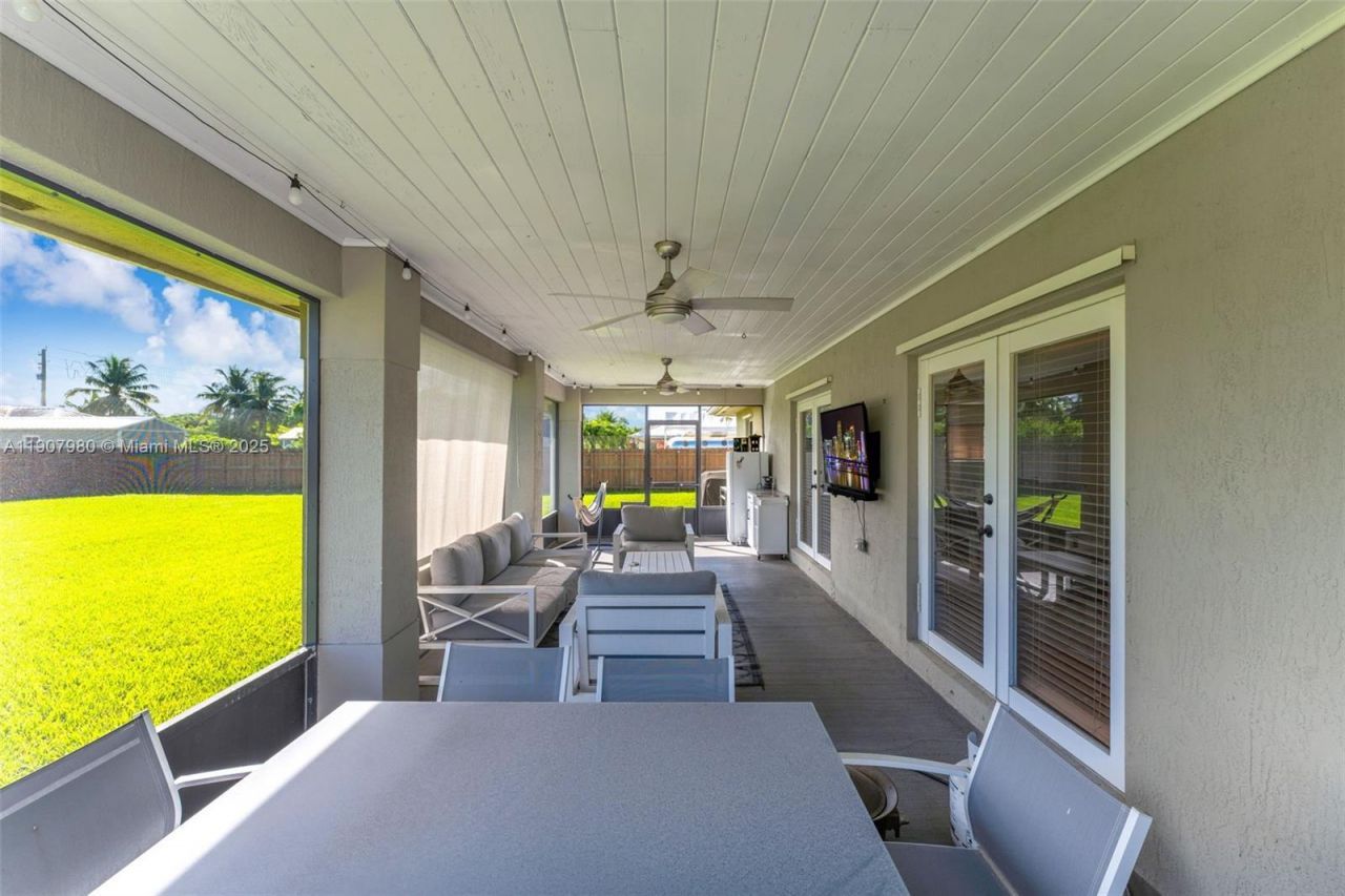 32301 SW 202nd Pl, Homestead, FL 33030 Photo