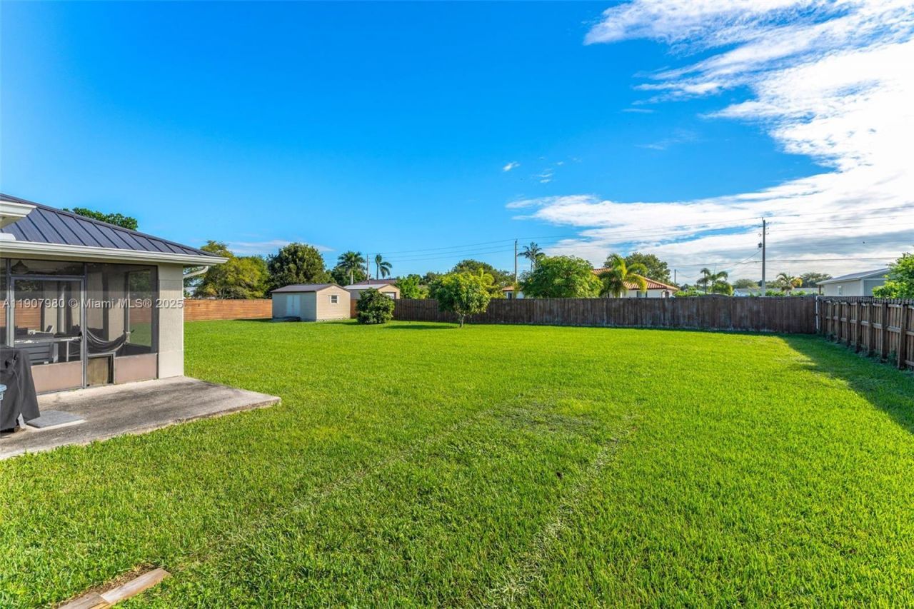 32301 SW 202nd Pl, Homestead, FL 33030 Photo