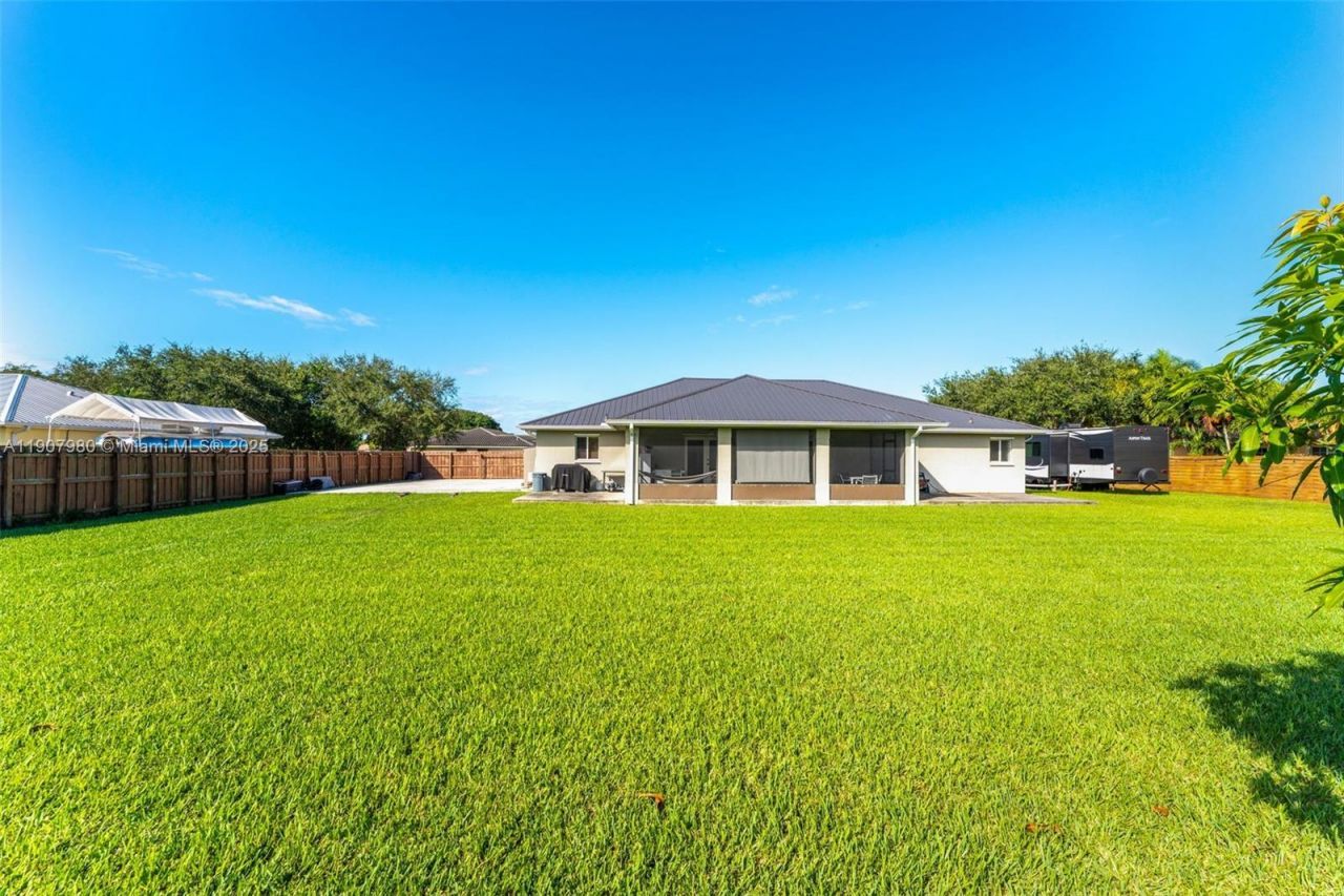 32301 SW 202nd Pl, Homestead, FL 33030 Photo