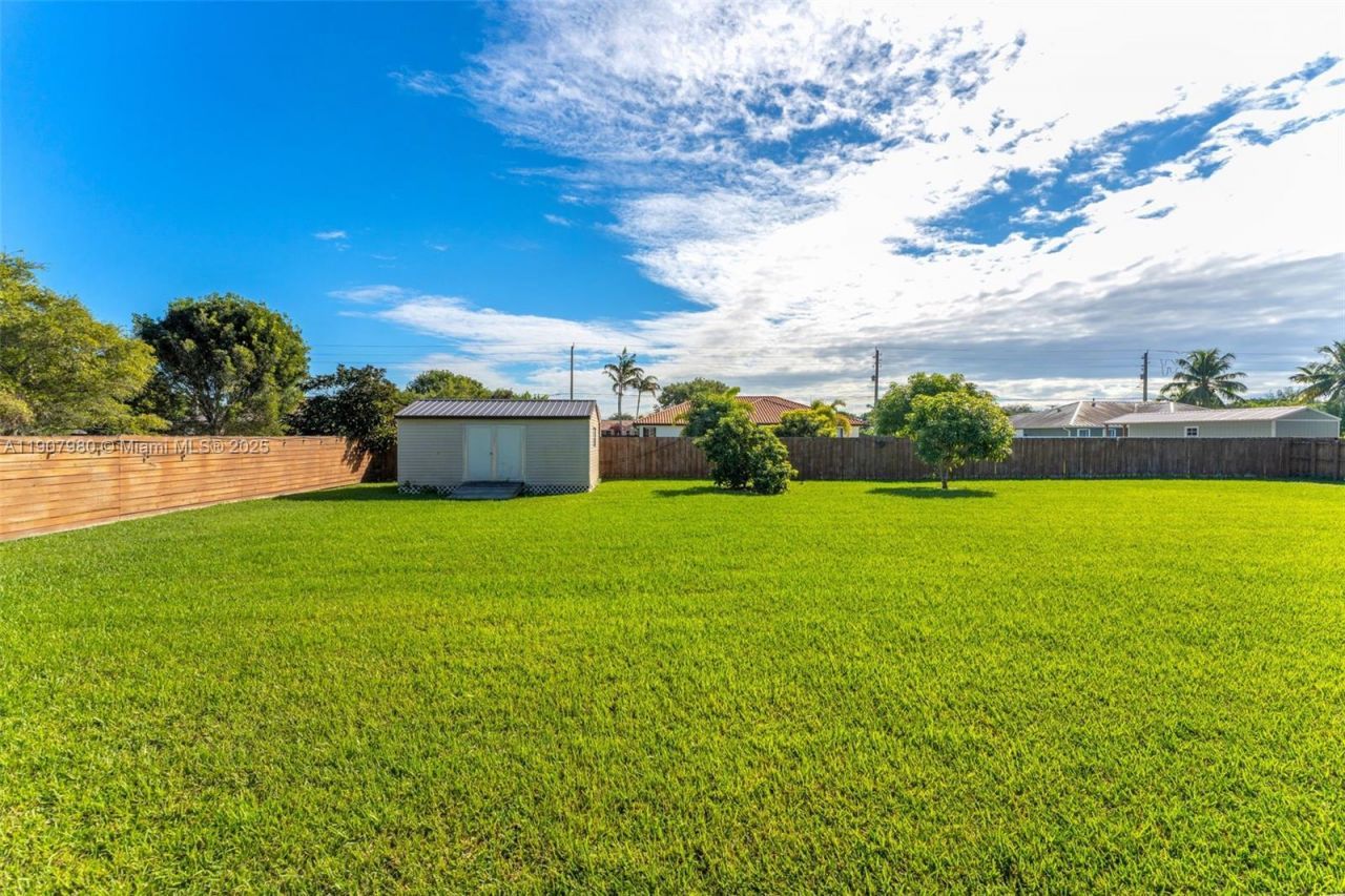 32301 SW 202nd Pl, Homestead, FL 33030 Photo