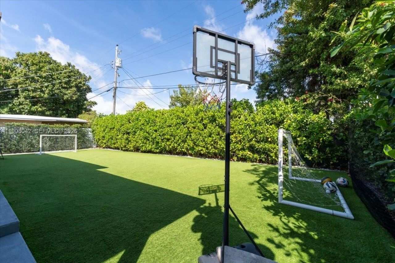 3121 SW 20th St, Miami, FL 33145 Photo