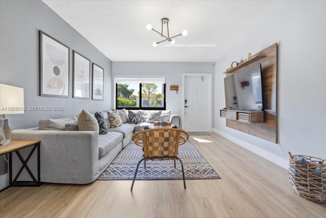 3121 SW 20th St, Miami, FL 33145 Photo