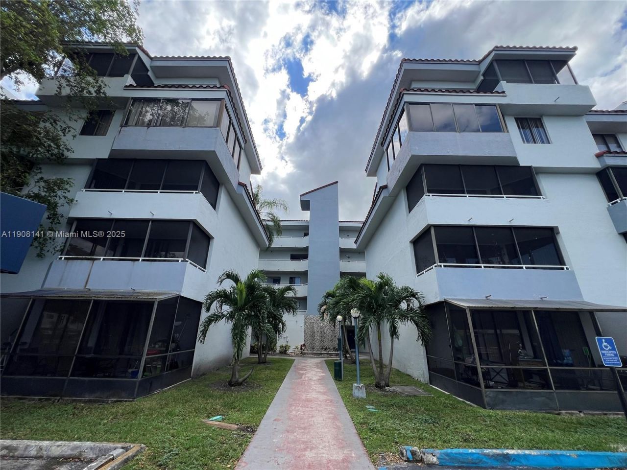 8205 SW 152nd Ave, Unit F-410, Miami, FL 33193 Photo