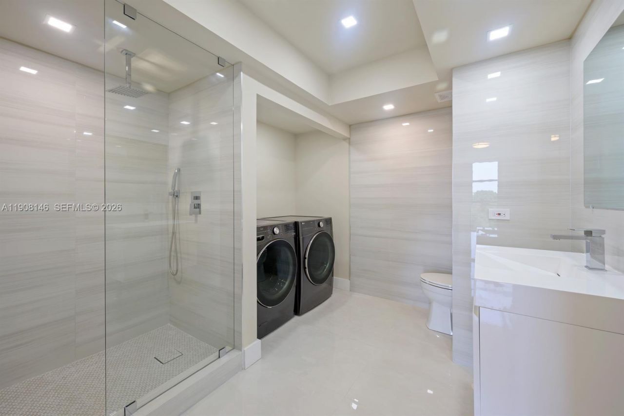 20281 E Country Club Dr, Unit 304, Aventura, FL 33180 Photo