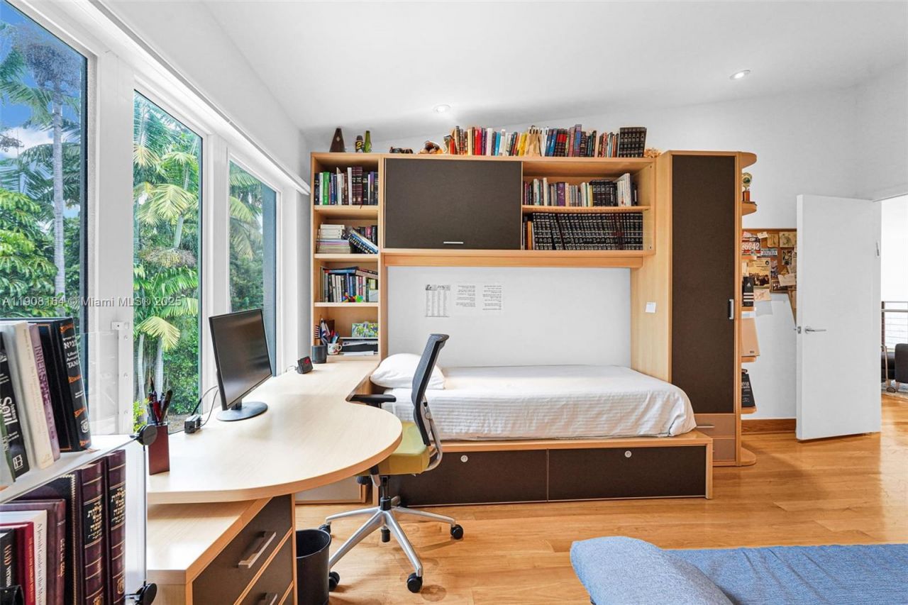 145 Biscay Dr, Bal Harbour, FL 33154 Photo