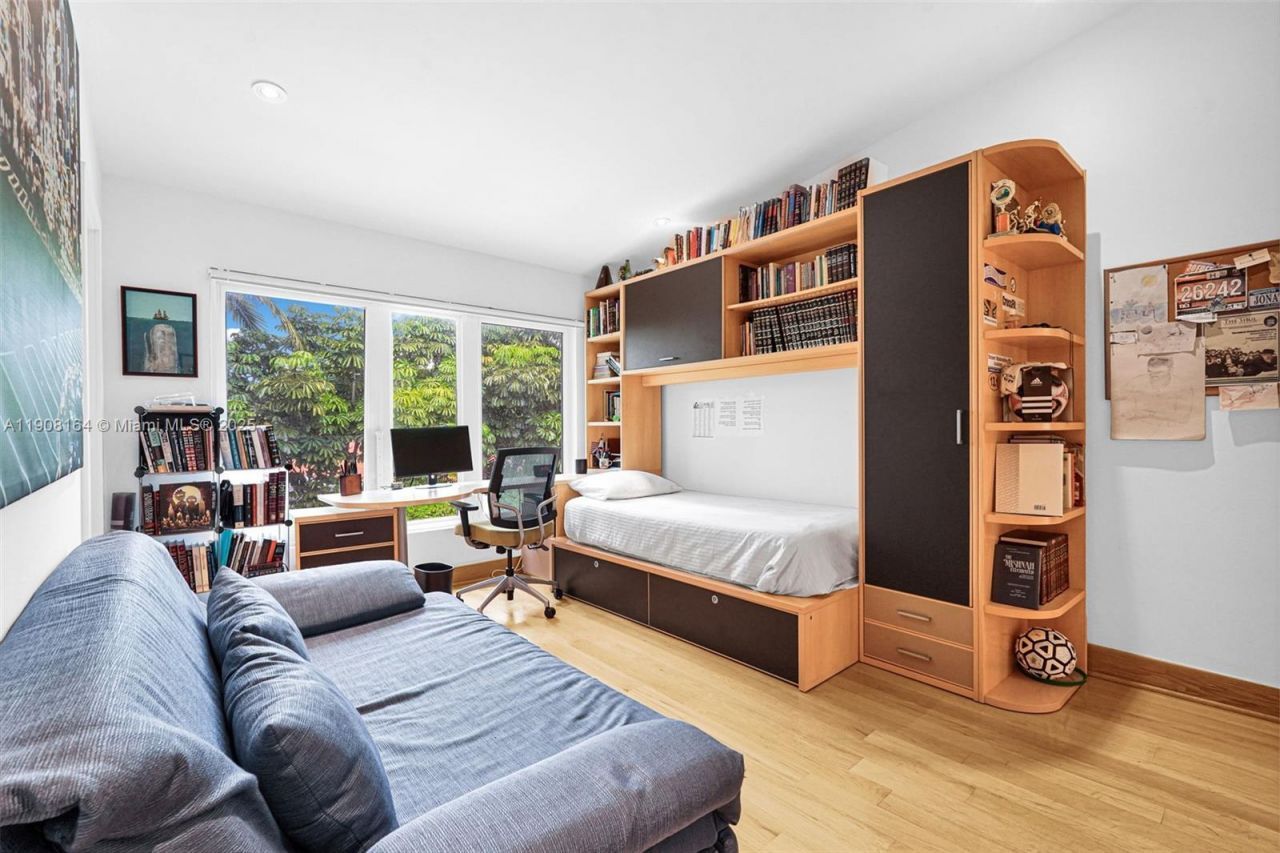 145 Biscay Dr, Bal Harbour, FL 33154 Photo