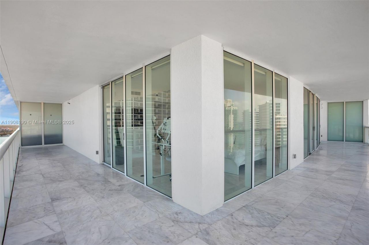 450 Alton Rd, Unit 2110, Miami Beach, FL 33139 Photo