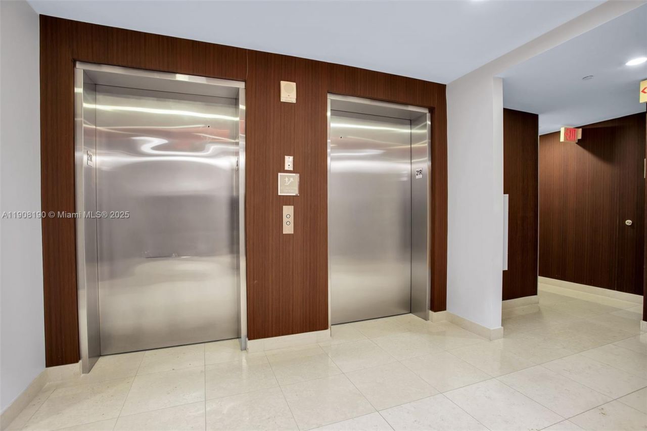 450 Alton Rd, Unit 2110, Miami Beach, FL 33139 Photo