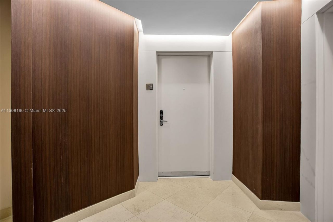 450 Alton Rd, Unit 2110, Miami Beach, FL 33139 Photo