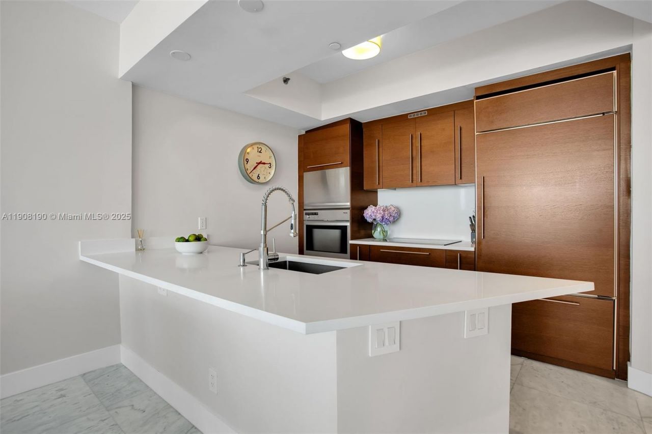 450 Alton Rd, Unit 2110, Miami Beach, FL 33139 Photo