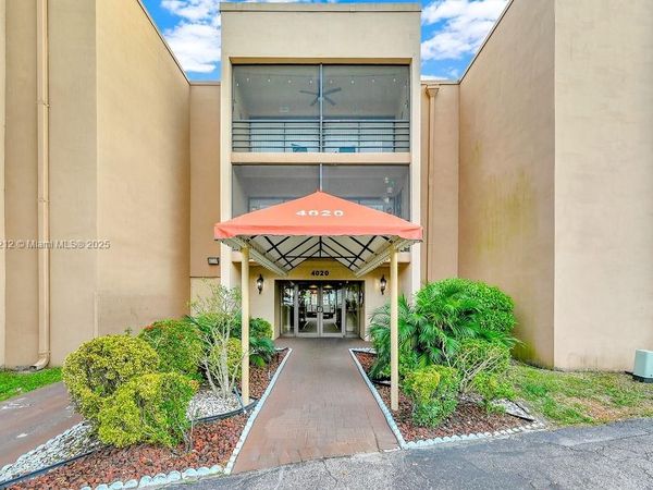 4020 N Hills Dr, Unit 2, Hollywood, FL 33021