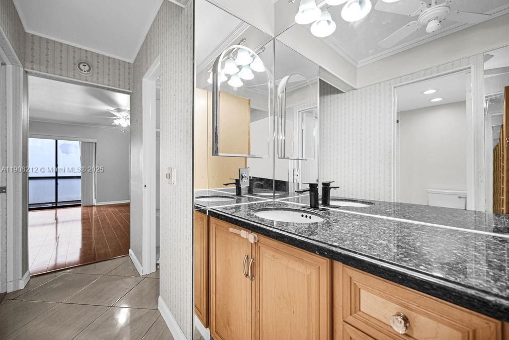 4020 N Hills Dr, Unit 2, Hollywood, FL 33021 Photo