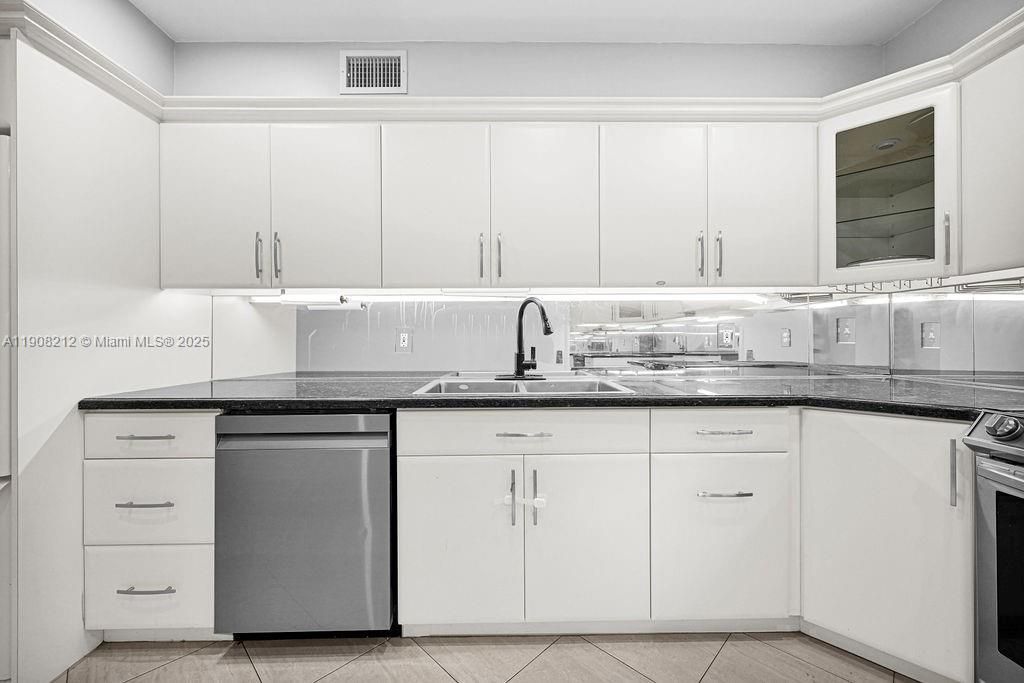 4020 N Hills Dr, Unit 2, Hollywood, FL 33021 Photo