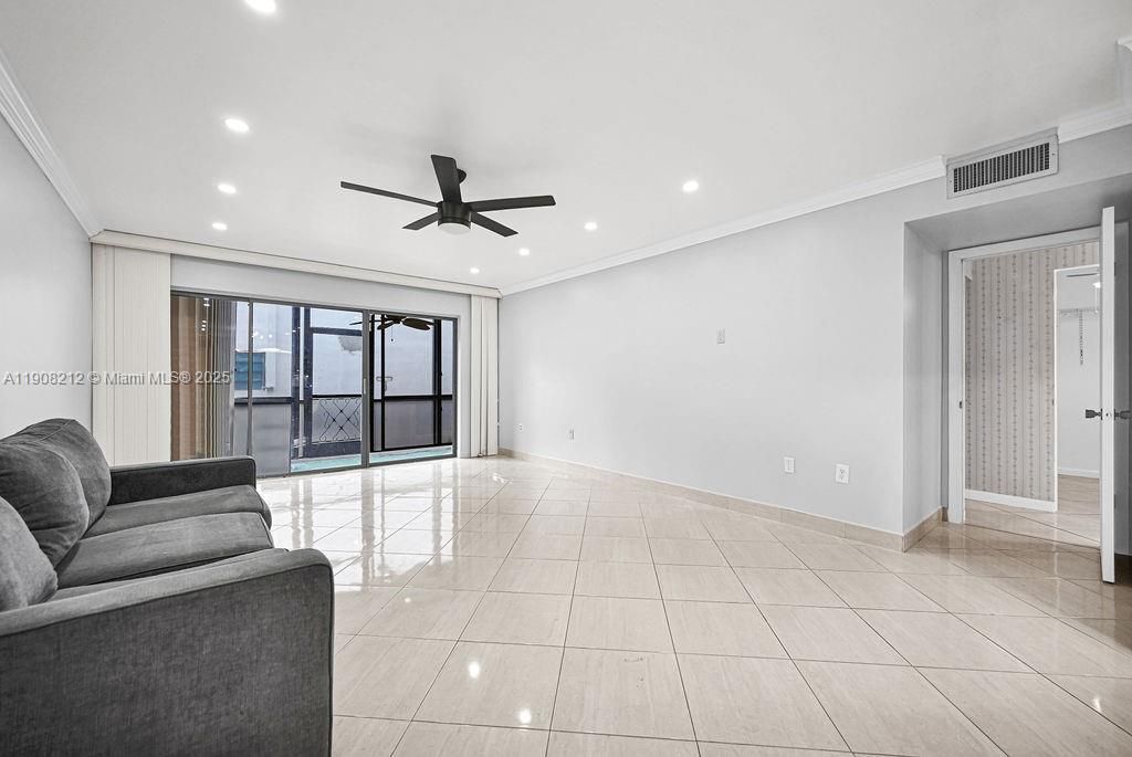 4020 N Hills Dr, Unit 2, Hollywood, FL 33021 Photo