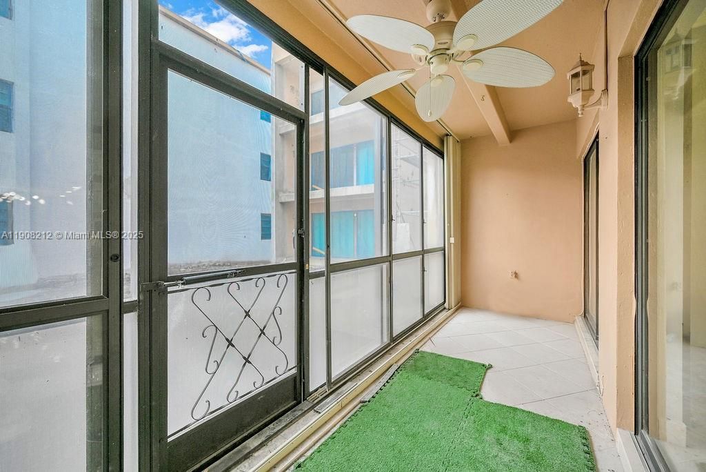 4020 N Hills Dr, Unit 2, Hollywood, FL 33021 Photo