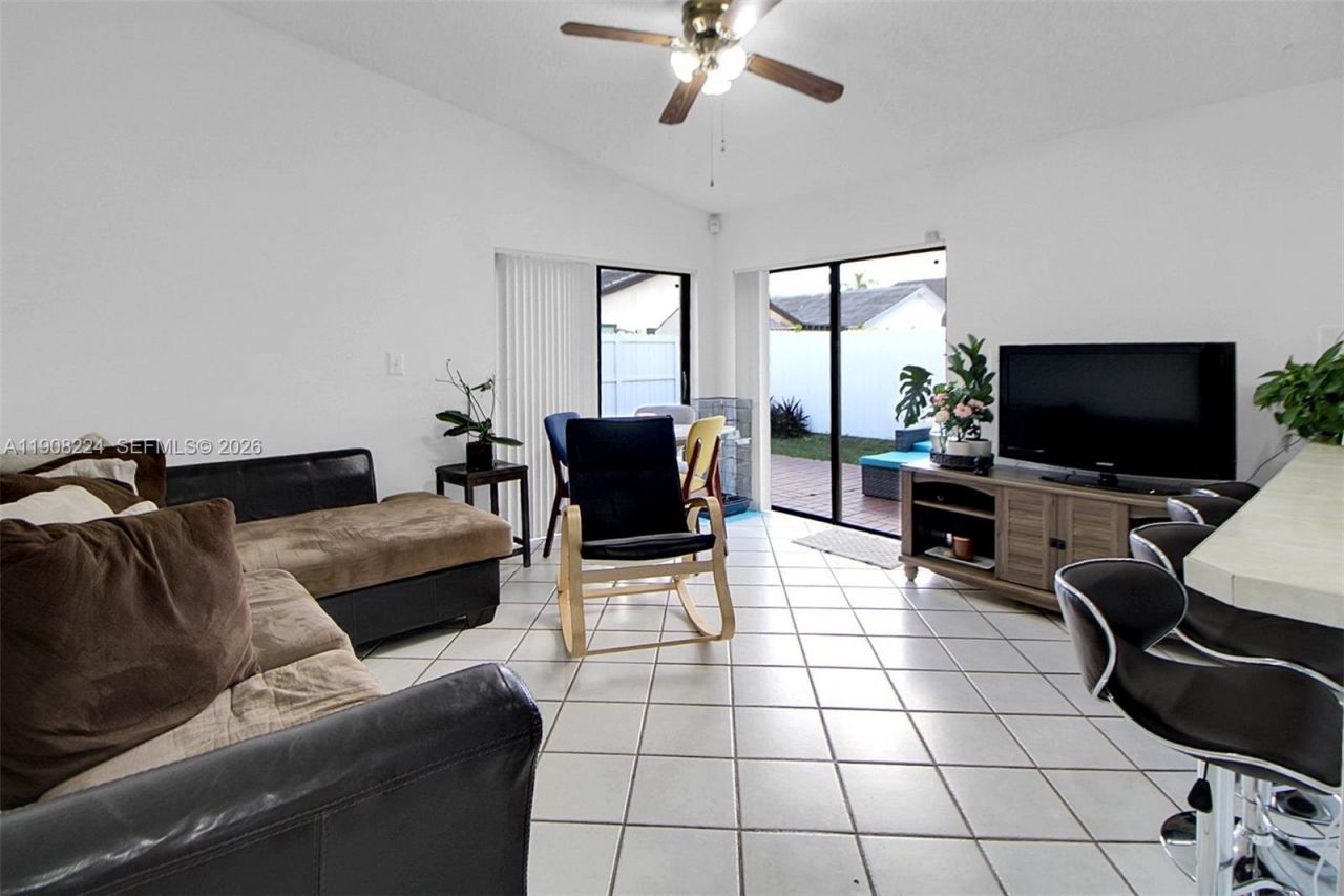 13625 SW 99th Ter, Unit 13625, Miami, FL 33186 Photo