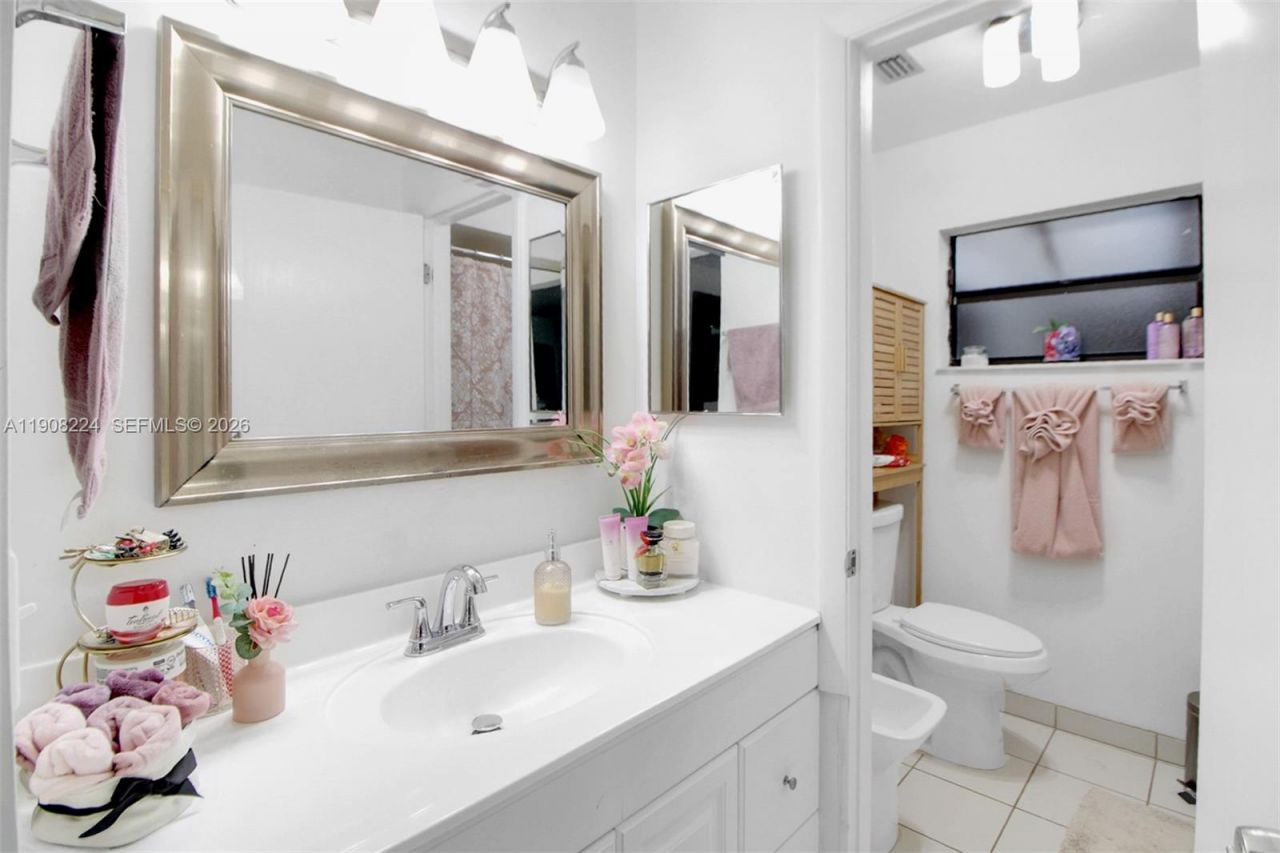 13625 SW 99th Ter, Unit 13625, Miami, FL 33186 Photo