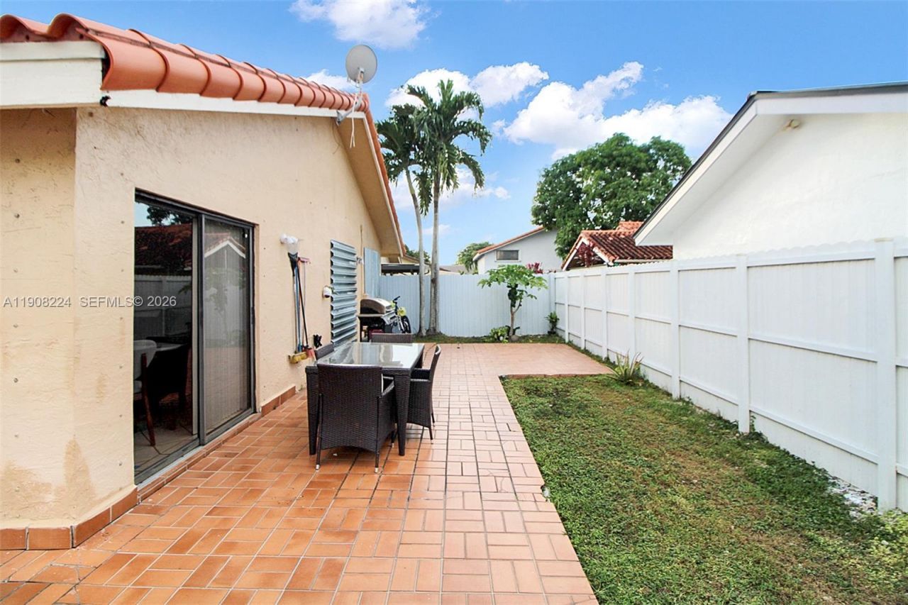 13625 SW 99th Ter, Unit 13625, Miami, FL 33186 Photo