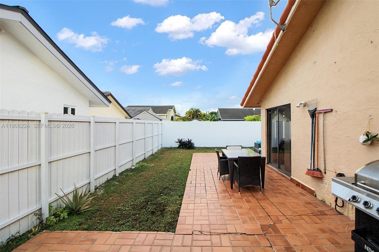 13625 SW 99th Ter, Unit 13625, Miami, FL 33186 Photo