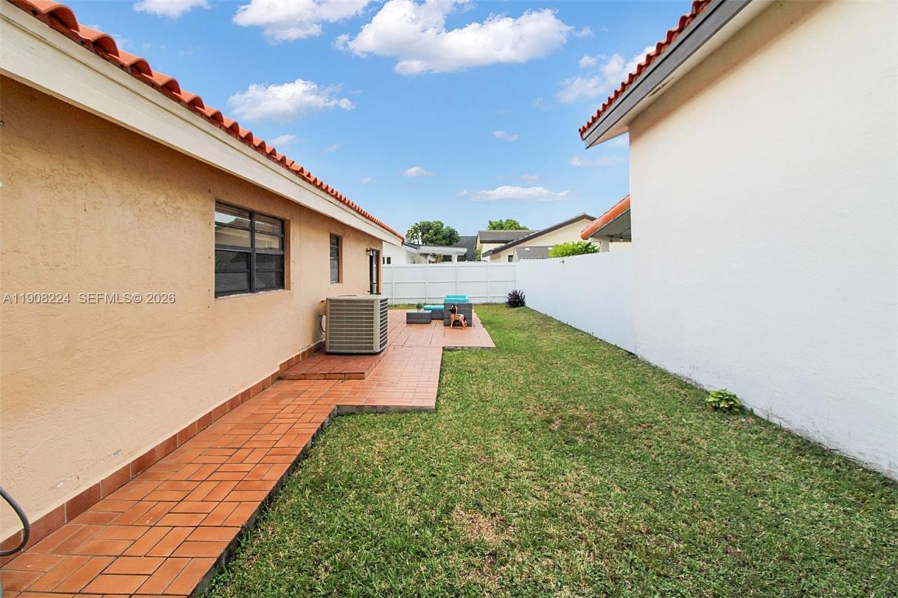 13625 SW 99th Ter, Unit 13625, Miami, FL 33186 Photo