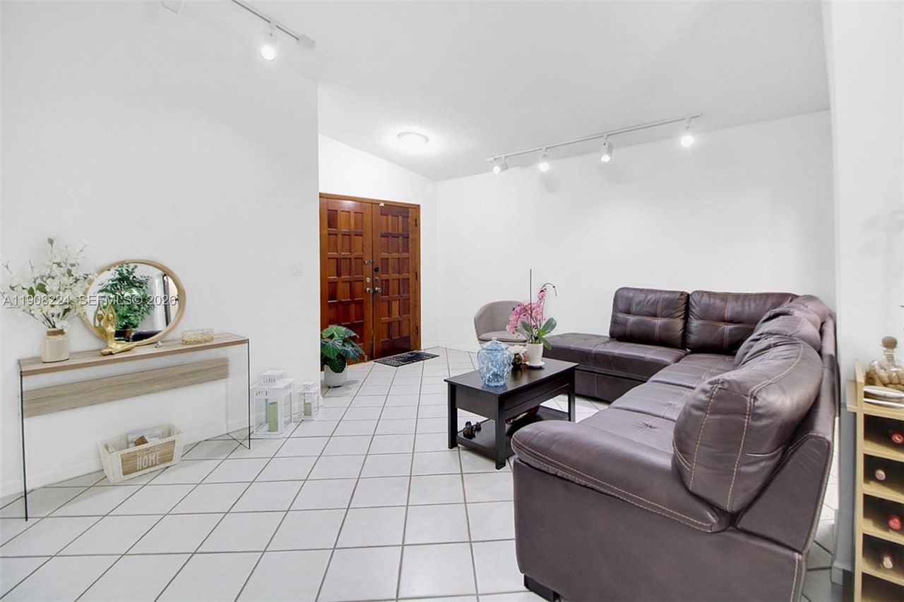 13625 SW 99th Ter, Unit 13625, Miami, FL 33186 Photo