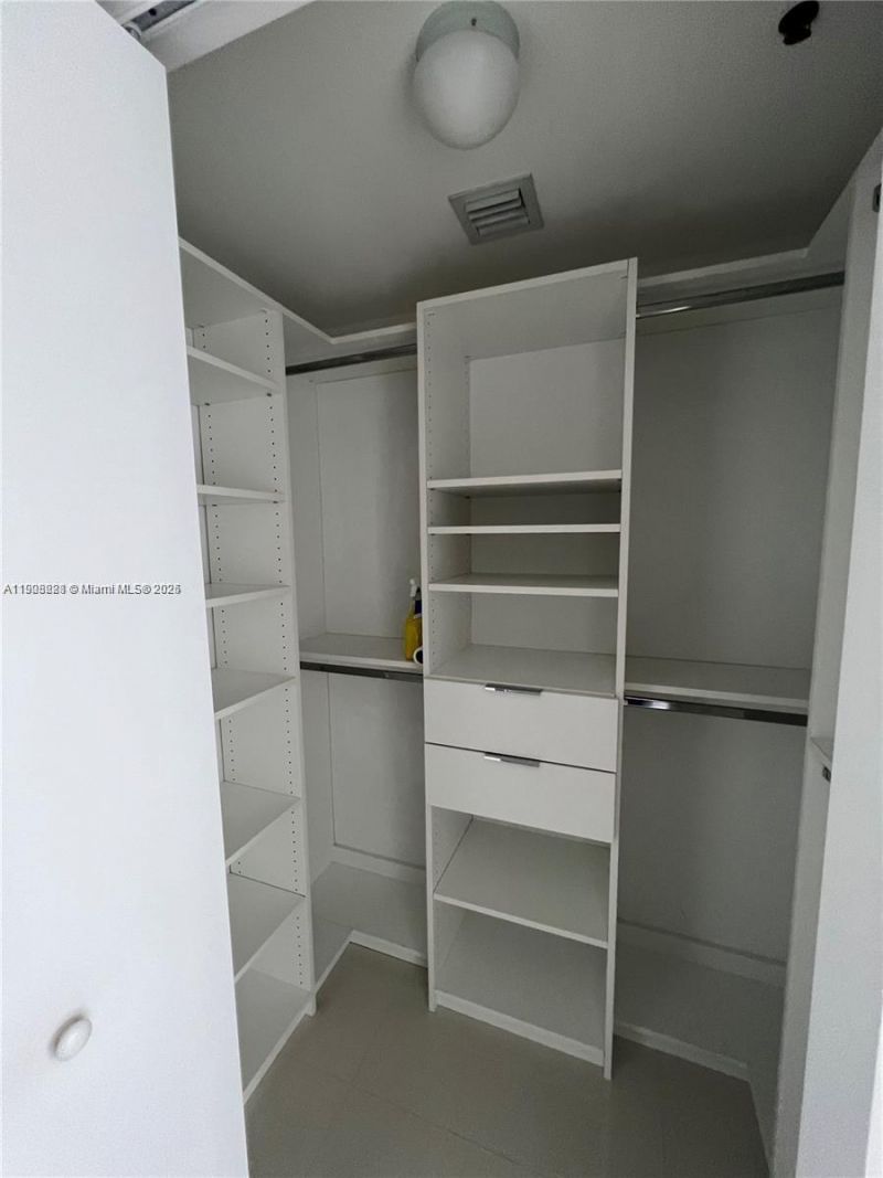488 NE 18th St, Unit 3100, Miami, FL 33132 Photo