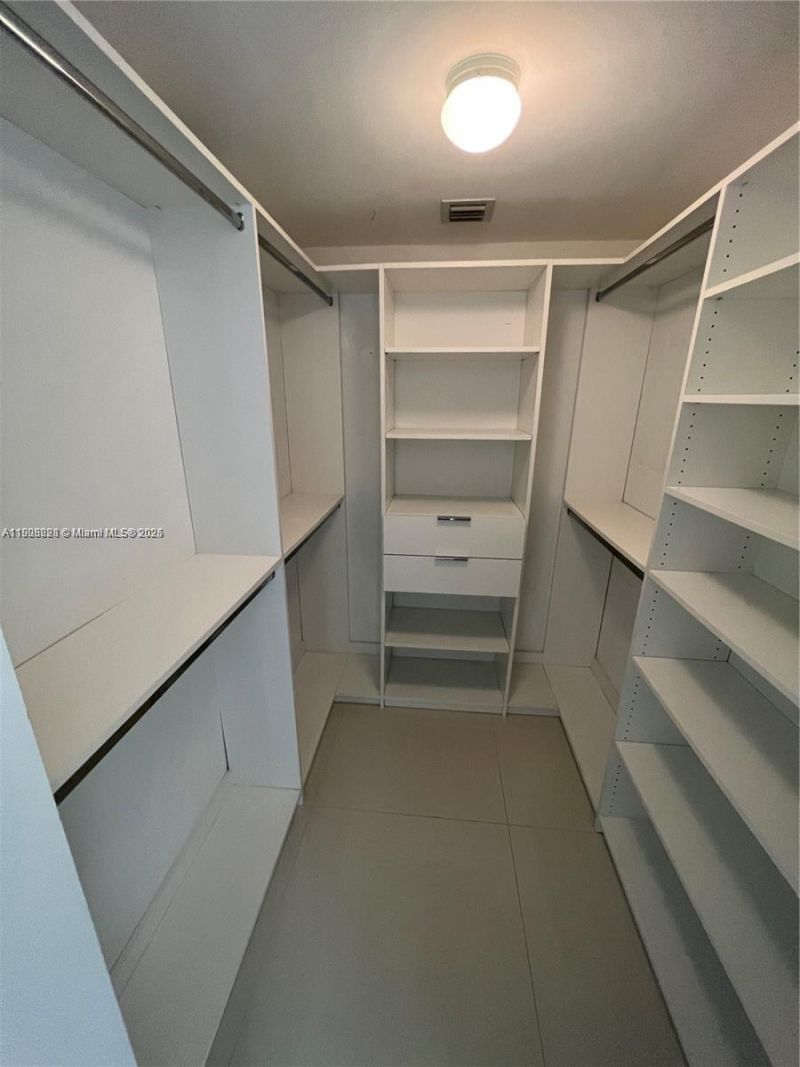 488 NE 18th St, Unit 3100, Miami, FL 33132 Photo