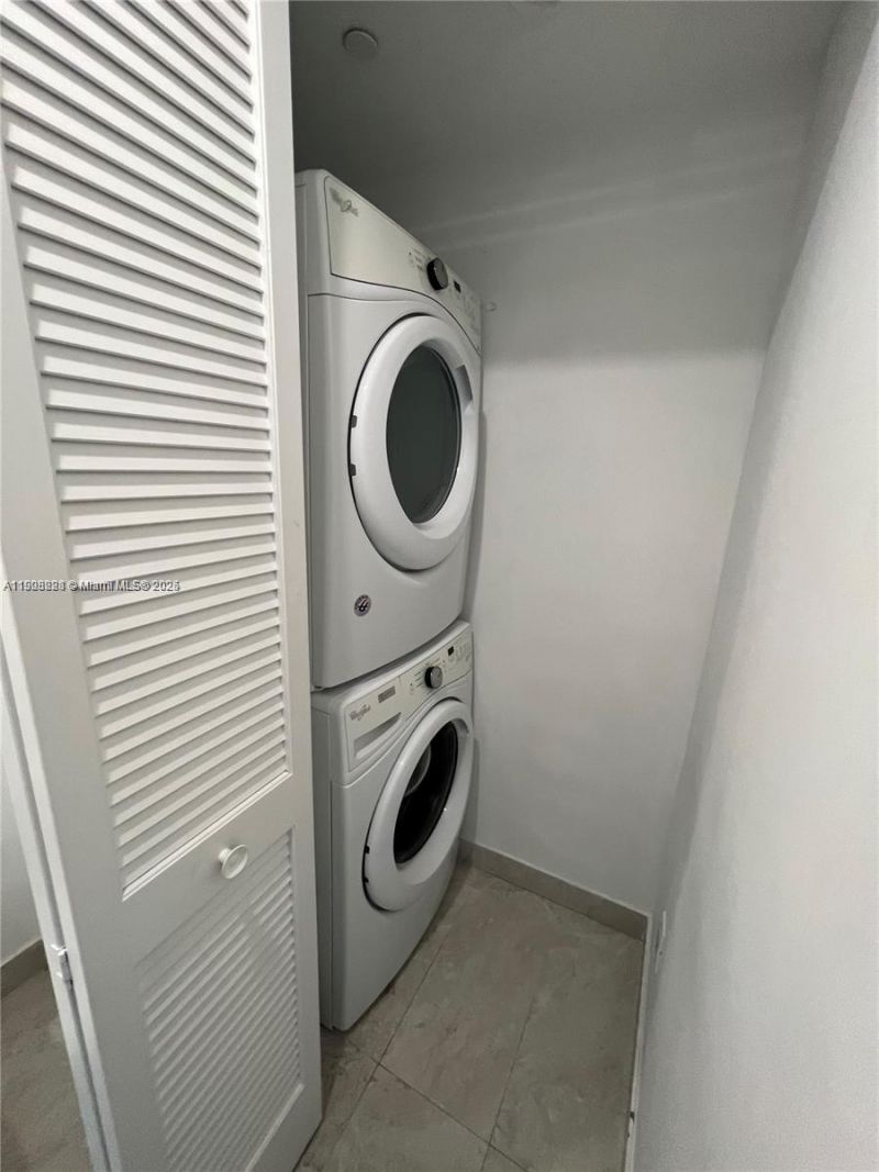 488 NE 18th St, Unit 3100, Miami, FL 33132 Photo