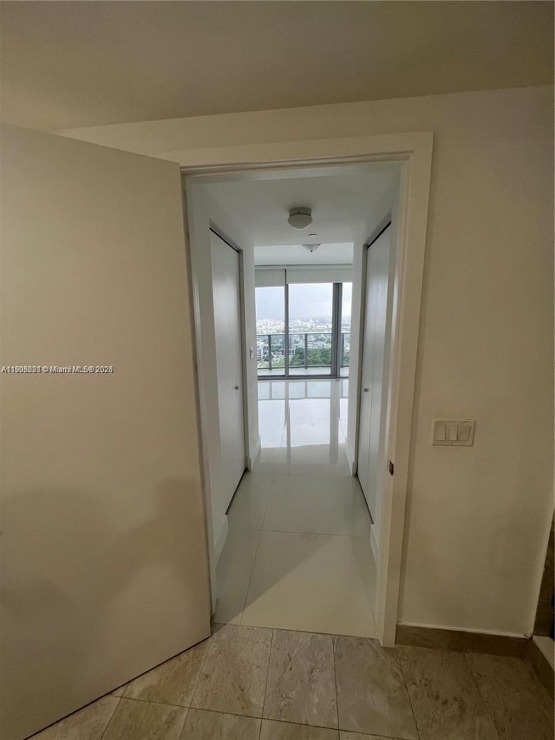 488 NE 18th St, Unit 3100, Miami, FL 33132 Photo