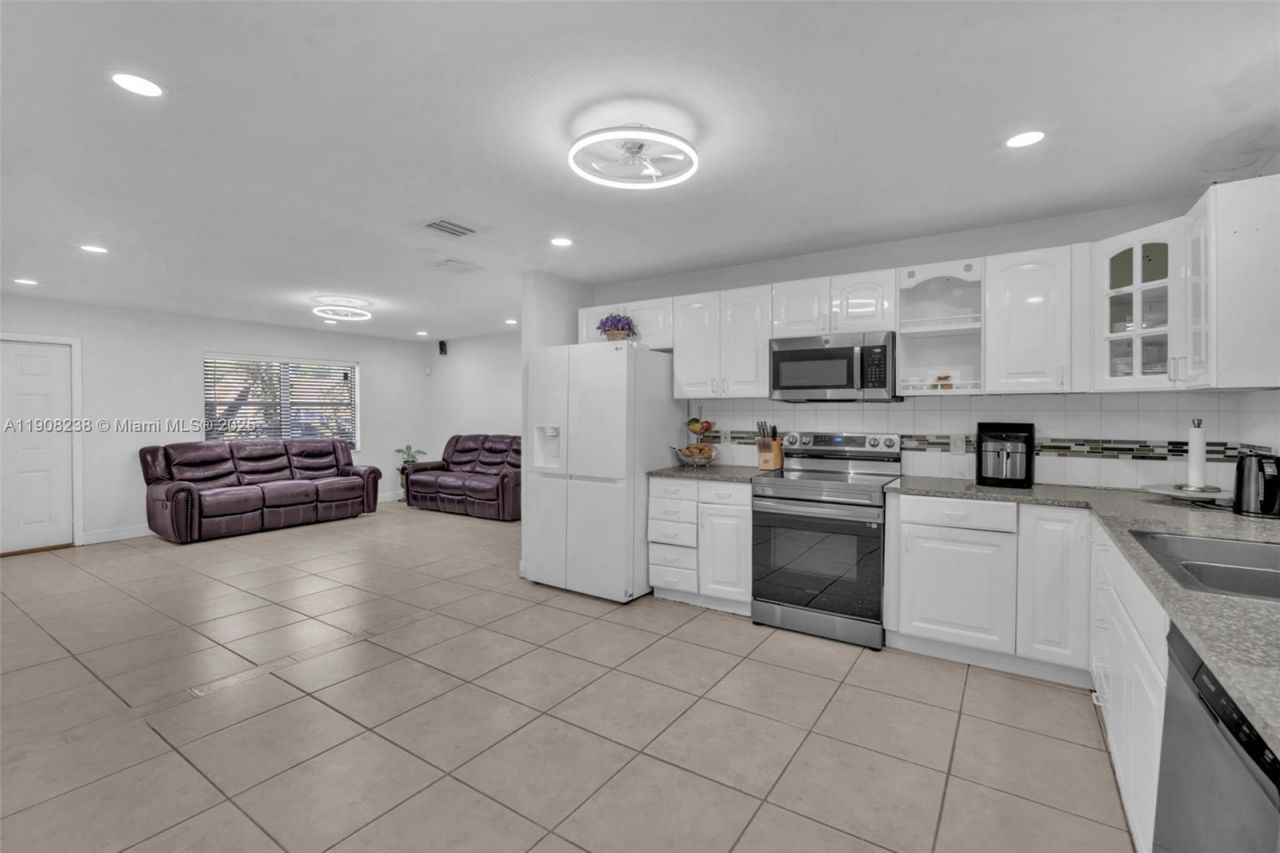 1821 SW 98th Ter, Miramar, FL 33025 Photo