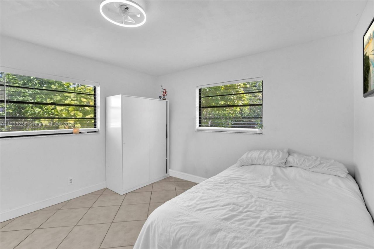 1821 SW 98th Ter, Miramar, FL 33025 Photo