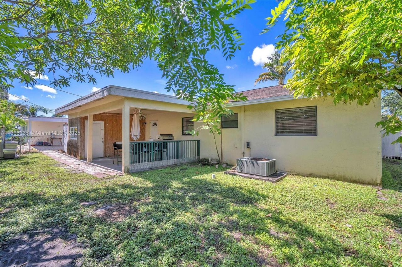 1821 SW 98th Ter, Miramar, FL 33025 Photo