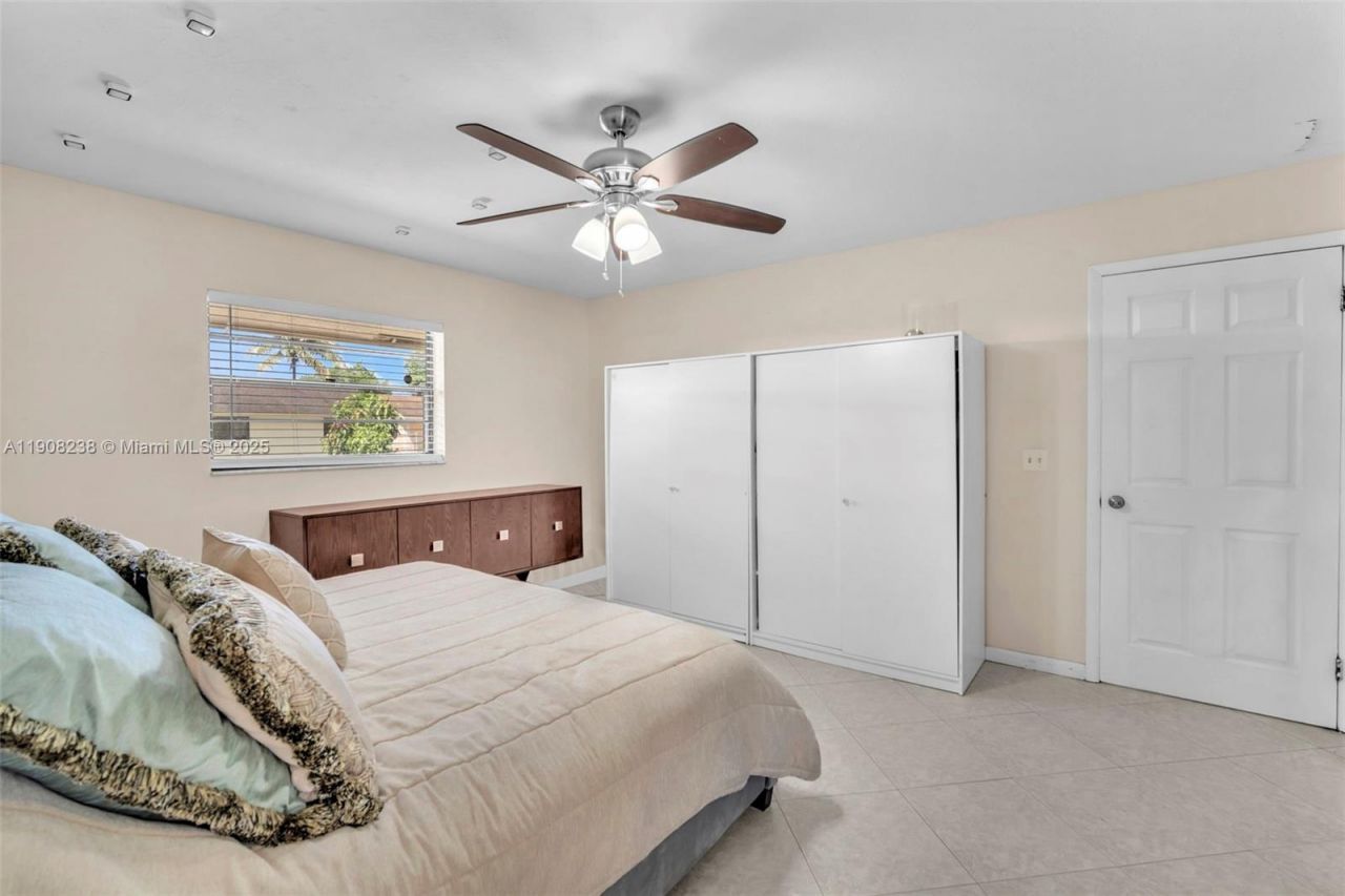 1821 SW 98th Ter, Miramar, FL 33025 Photo