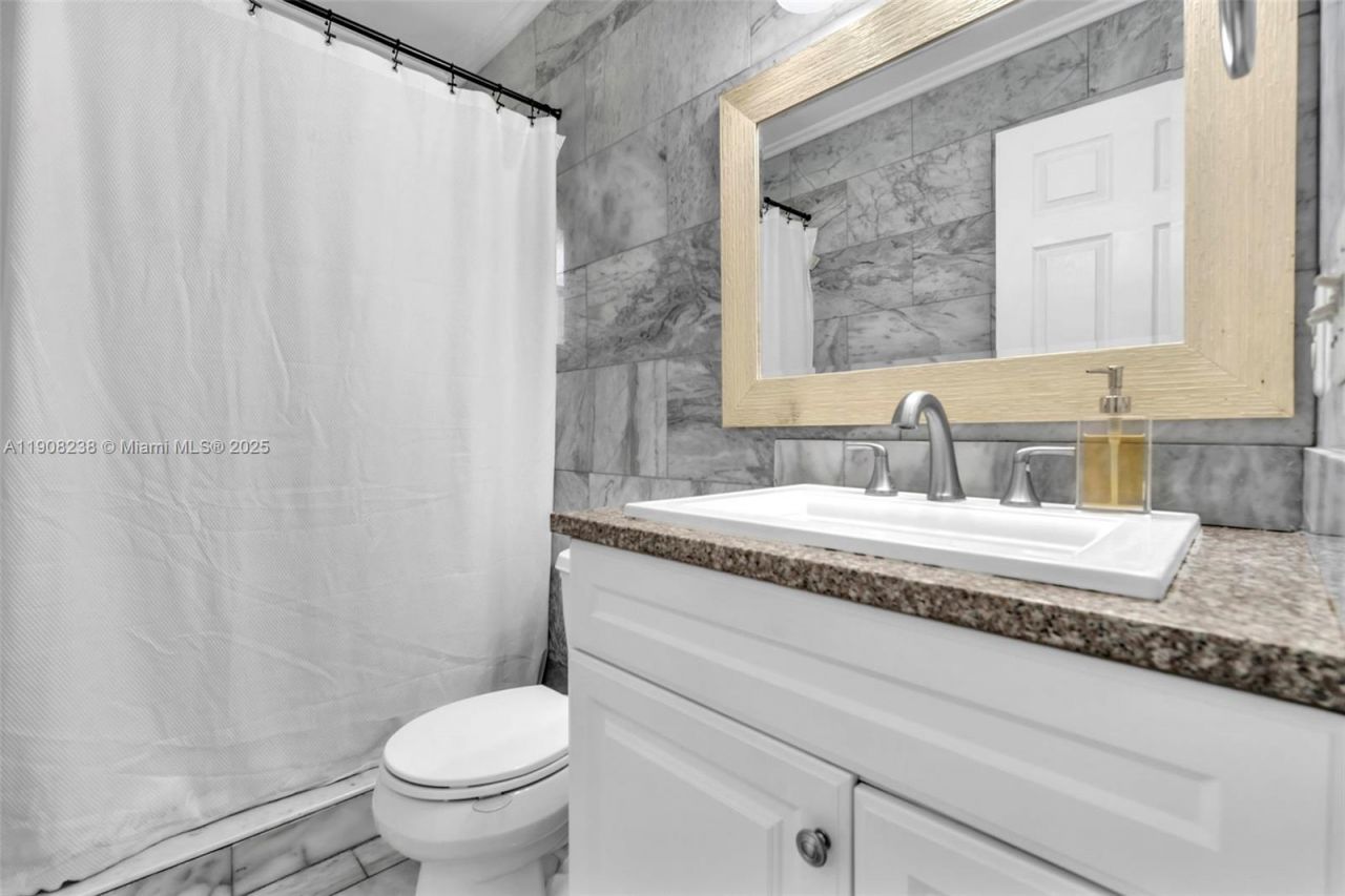 1821 SW 98th Ter, Miramar, FL 33025 Photo