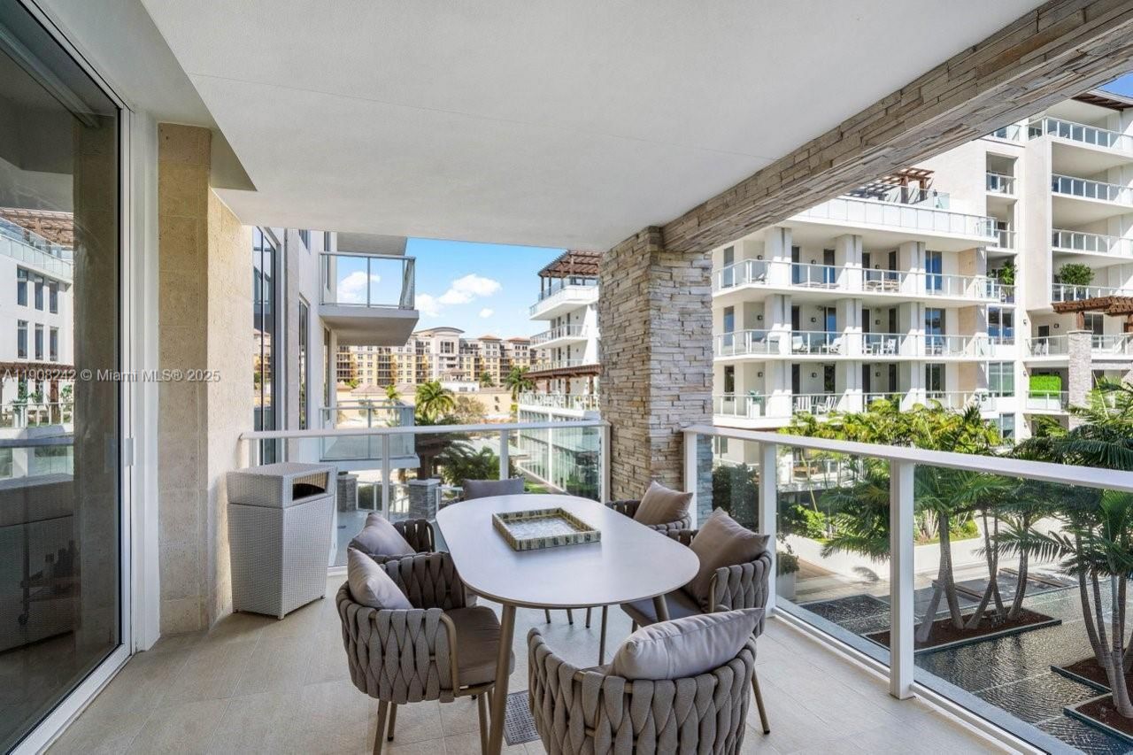 210 SE Mizner Blvd, Unit 403, Boca Raton, FL 33432 Photo