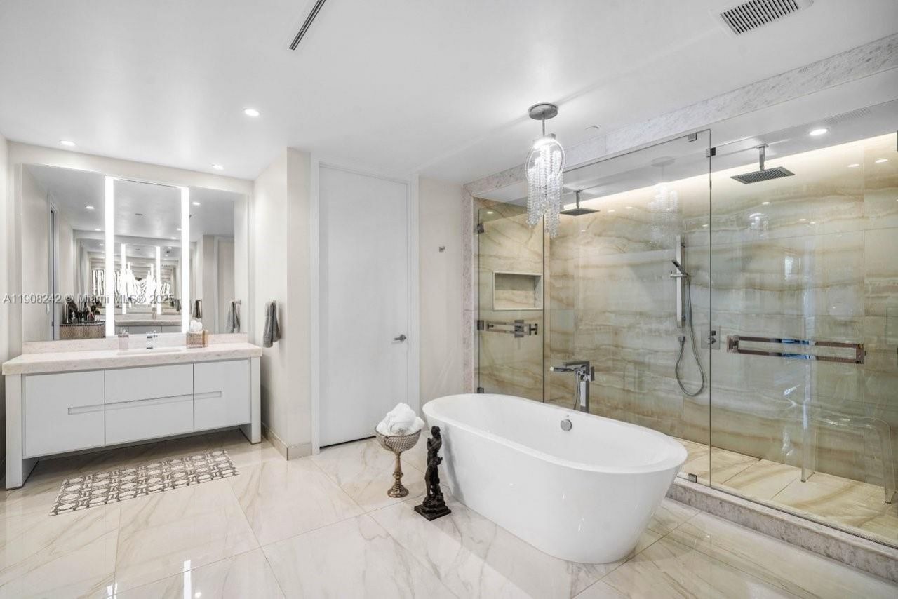 210 SE Mizner Blvd, Unit 403, Boca Raton, FL 33432 Photo