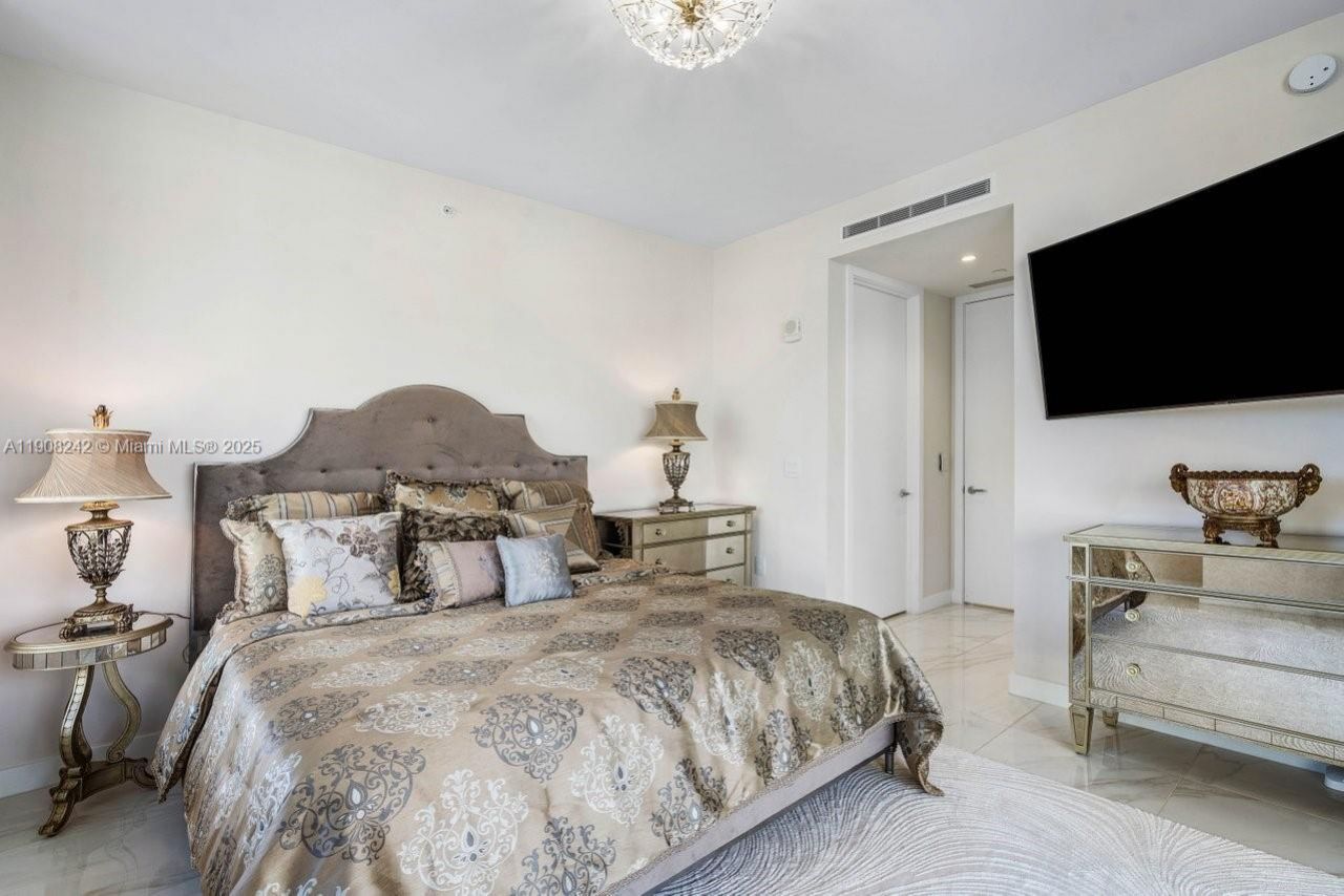 210 SE Mizner Blvd, Unit 403, Boca Raton, FL 33432 Photo