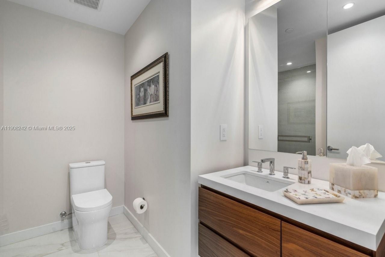 210 SE Mizner Blvd, Unit 403, Boca Raton, FL 33432 Photo