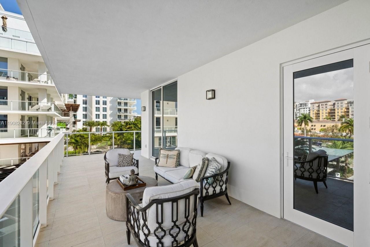 210 SE Mizner Blvd, Unit 403, Boca Raton, FL 33432 Photo