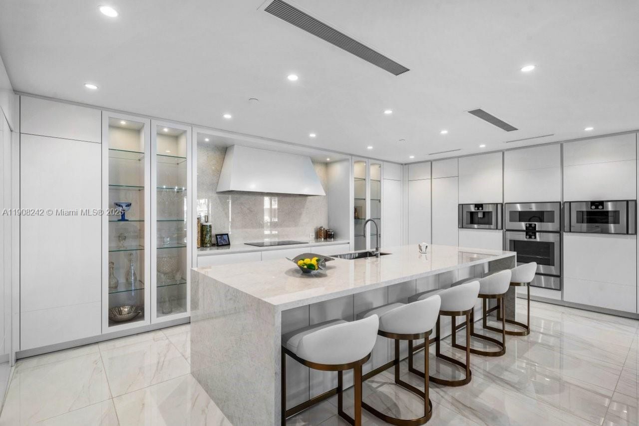 210 SE Mizner Blvd, Unit 403, Boca Raton, FL 33432 Photo