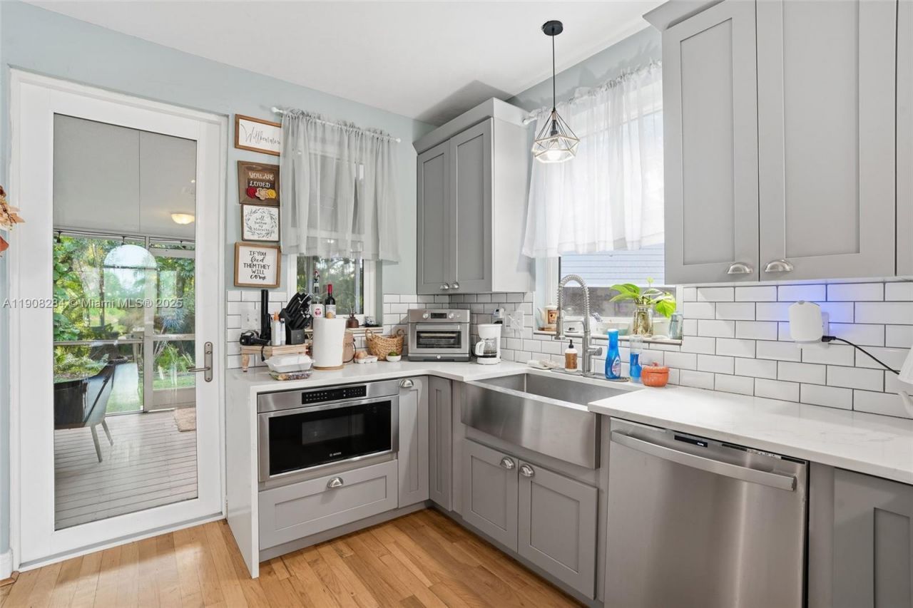 270 River Oaks Dr, La Belle, FL 33935 Photo