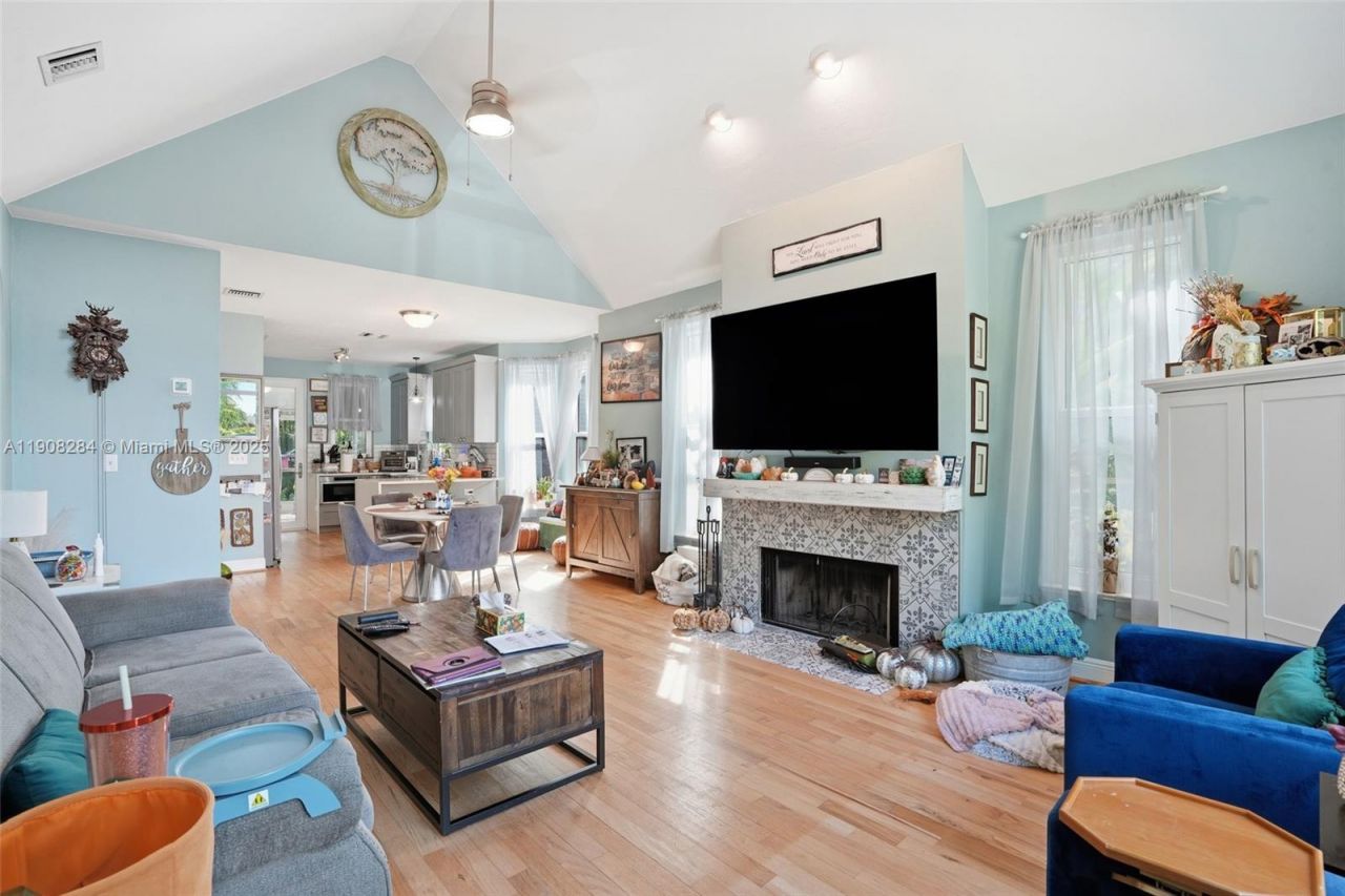 270 River Oaks Dr, La Belle, FL 33935 Photo