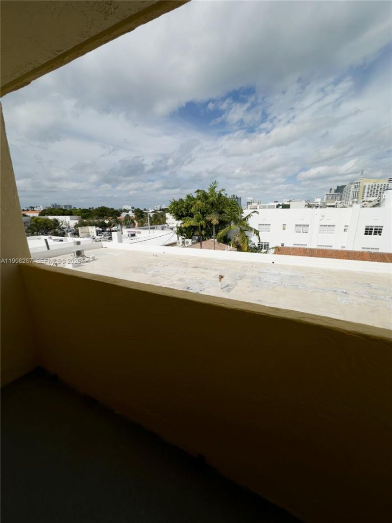 1334 Collins Ave, Unit 502, Miami Beach, FL 33139 Photo